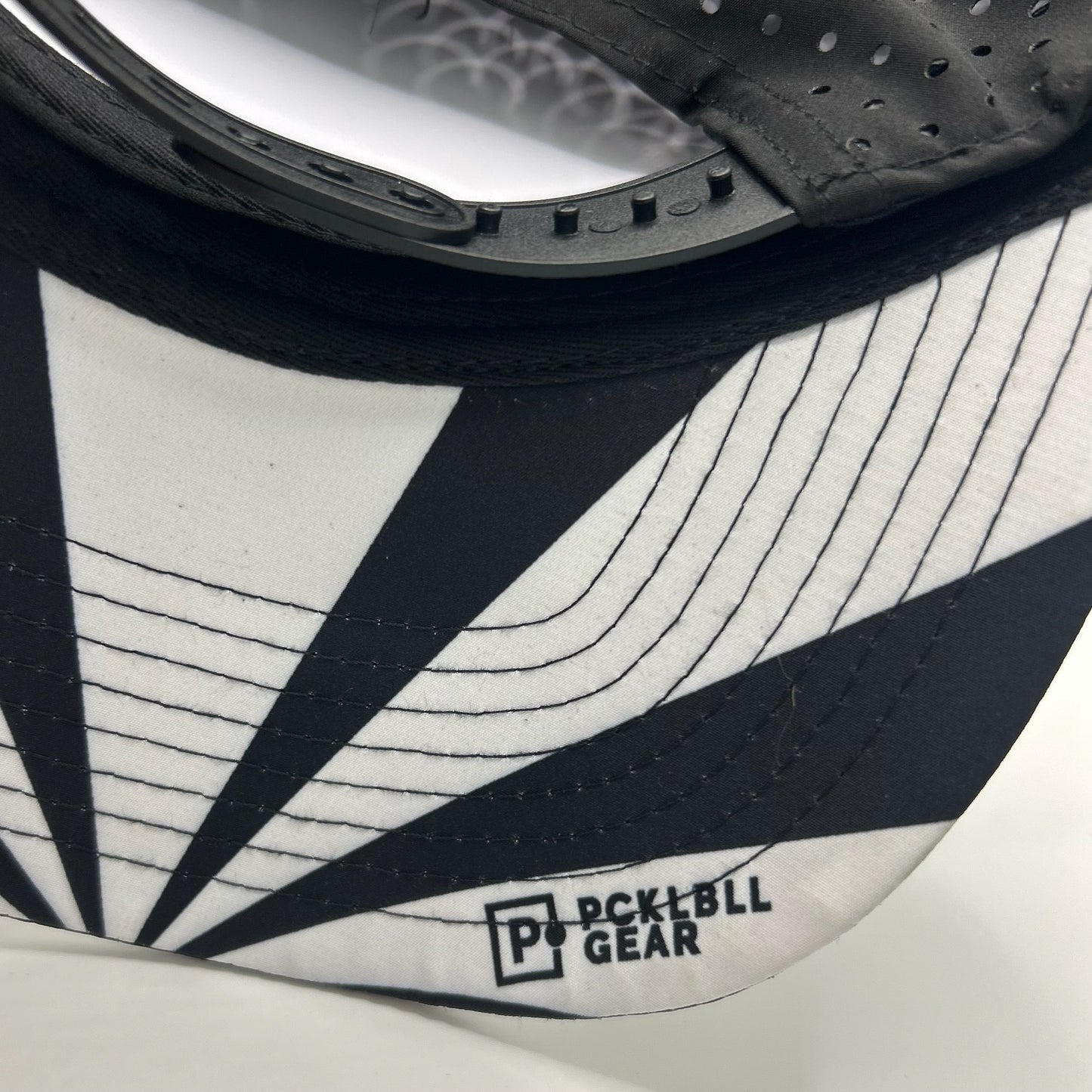JHN 3:17 Hat